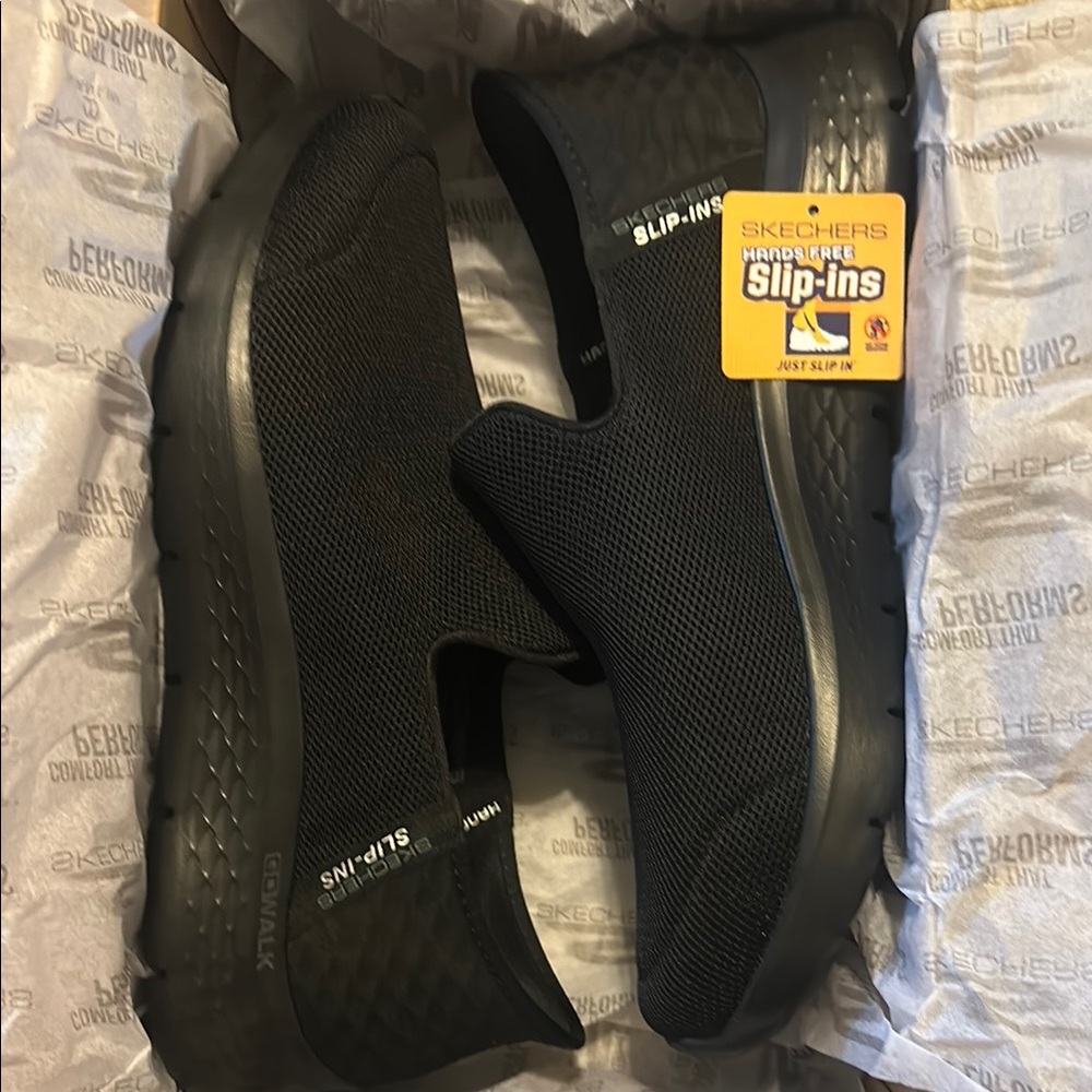 Skechers go walk slip on Shoes 10.5 wide